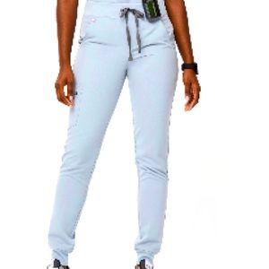 Figs Jogger scrub pant in dusty blue. Size 2XL petite